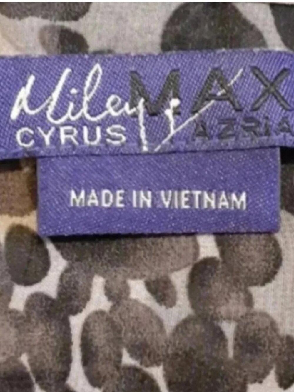 Miley Cyrus Max Azria Printed Blouse - Picture 3 of 5